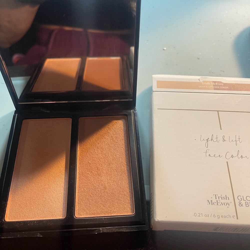 Dual-Tone Makeup Palette - Bronze and Tan - Picture 4 of 4